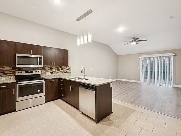 4th image of 9214 N Gower Ave