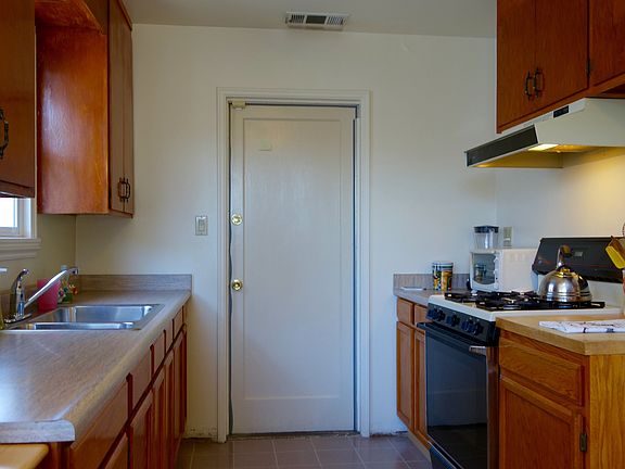 5th image of 2844 Downer Ave