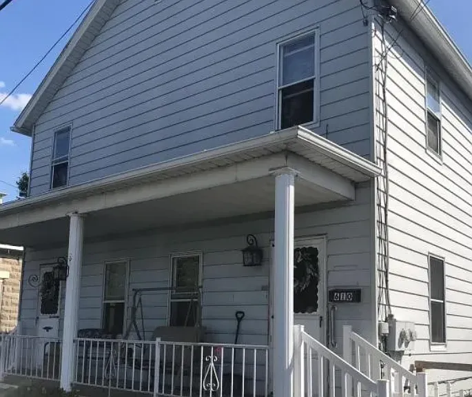 610 Pine St — Photo 1