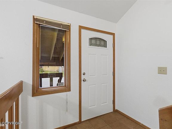 3rd image of 8711 Beachwood Dr