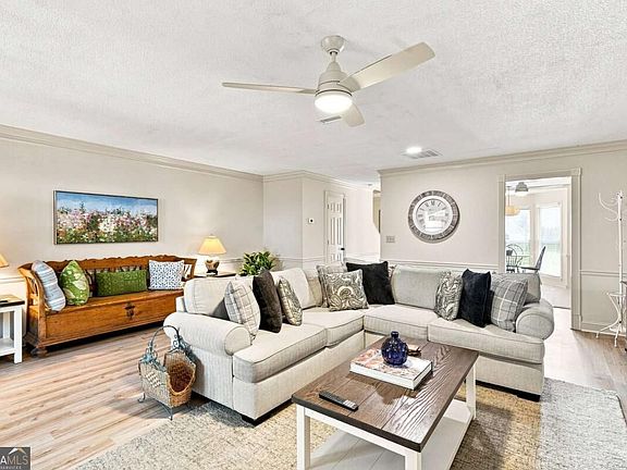 3rd image of 1208 Magnolia Way SE