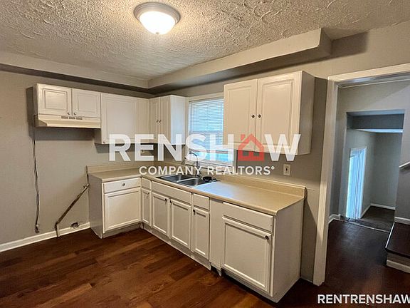5th image of 3761 University St