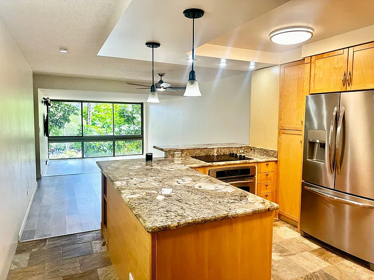 501 Hahaione St #3F — Photo 1