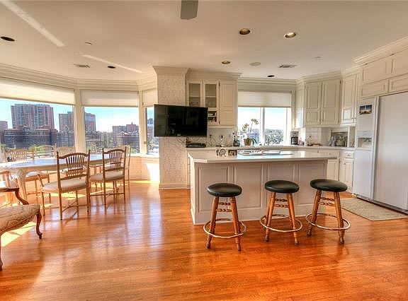 2nd image of 411 W 46th Ter APT 403