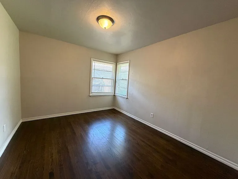 221 E Kerr Dr — Photo 19