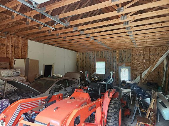 4th image of 5948 Kniss Rd SE