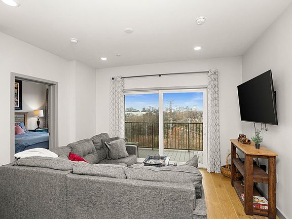 4th image of 400 Herron Dr APT 318