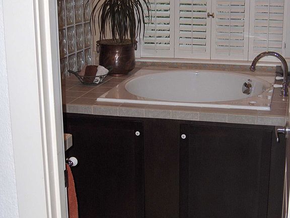 Master bath - jetted Japanese-style soaking tub