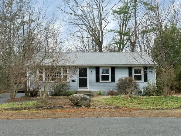 41 Oak Crest Rd, Holden, MA 01520