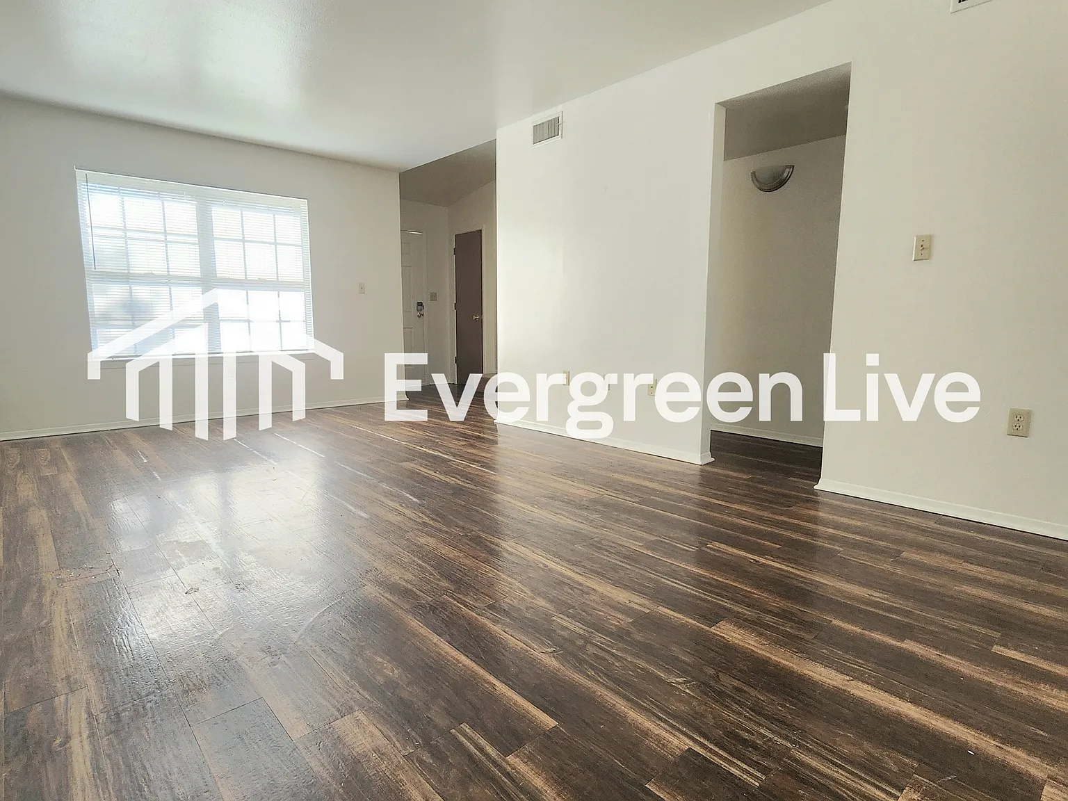 4 bed, 2.5 bath, 1390 sqft, $1,395 — Photo 4