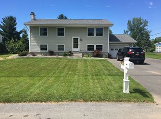 7889 Oneida Trl, Bridgeport, NY 13030