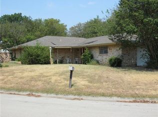 2200 Wellington Dr, Denton, TX 76209