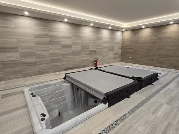 1406 Ocean Parkway image 12 of 14