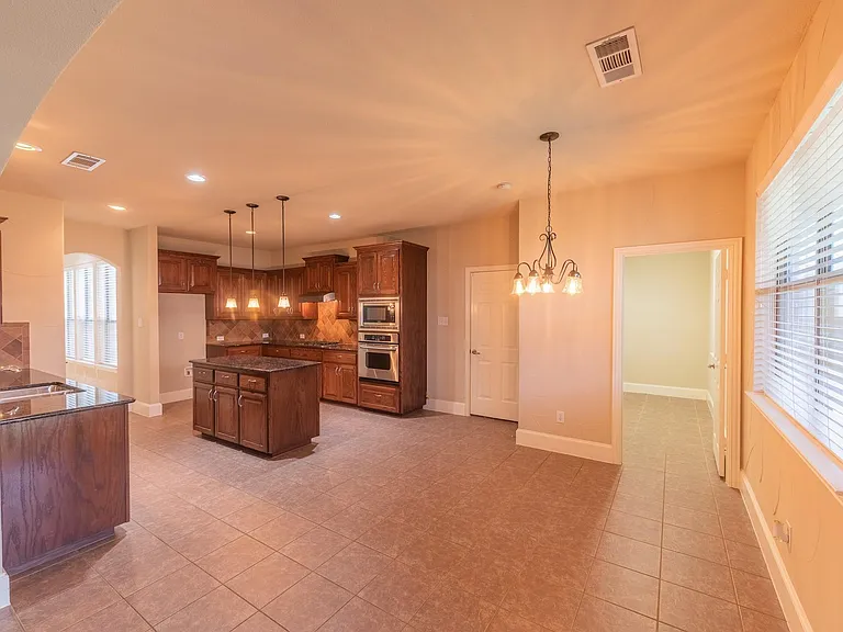 3517 Summerfield Dr — Photo 8