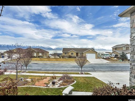 3rd image of 3941 S Lake Vista Dr