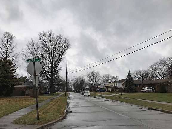4th image of 221 Penfield Ln