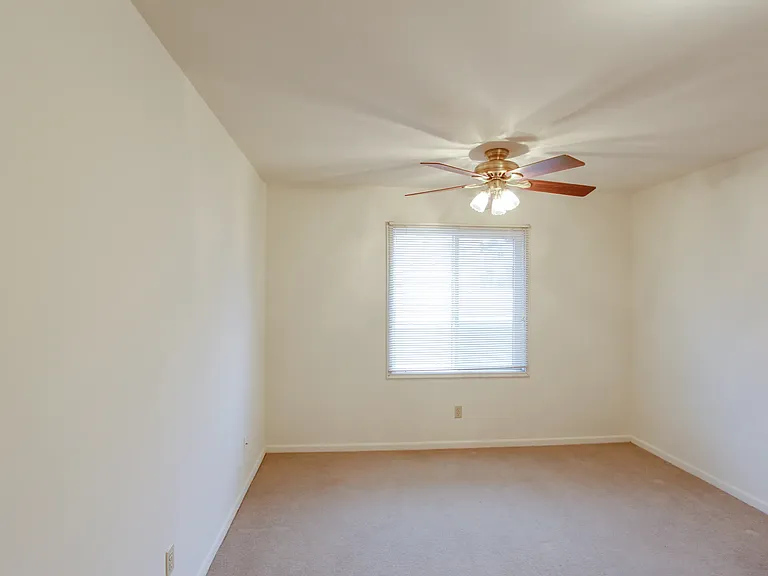 Heritage Apartments — Photo 14
