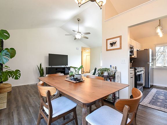 5th image of 1406 River Oak Dr
