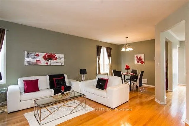 10 Treepark St #MAIN 2ND — Photo 2