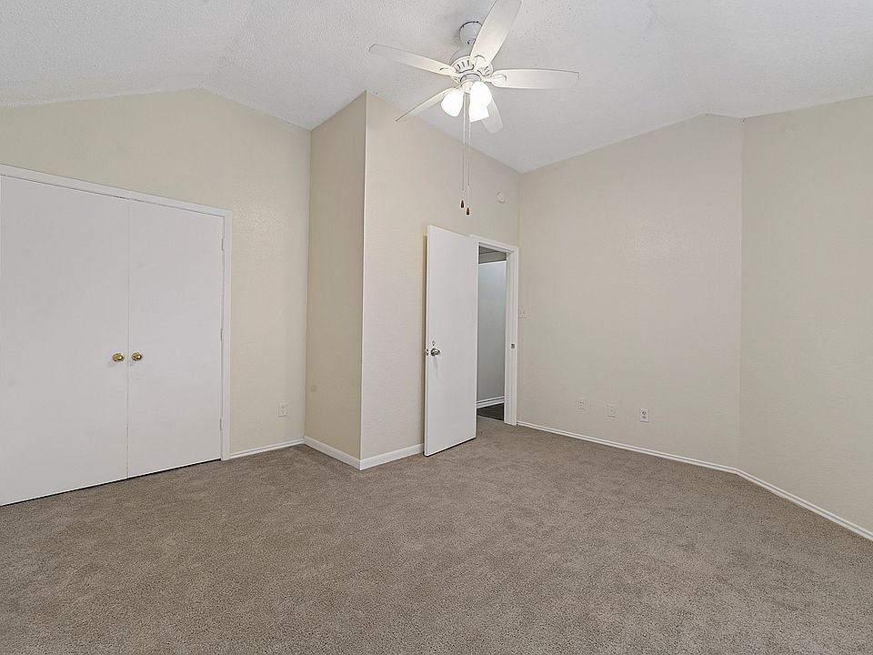 1st image of 1009 Cypress Ln #1B-681458