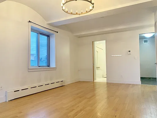 Rented by EXR | media 11