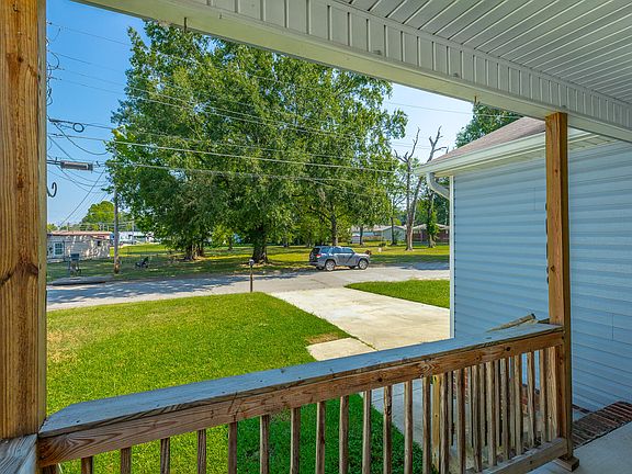 2nd image of 6008 Fisk Ave