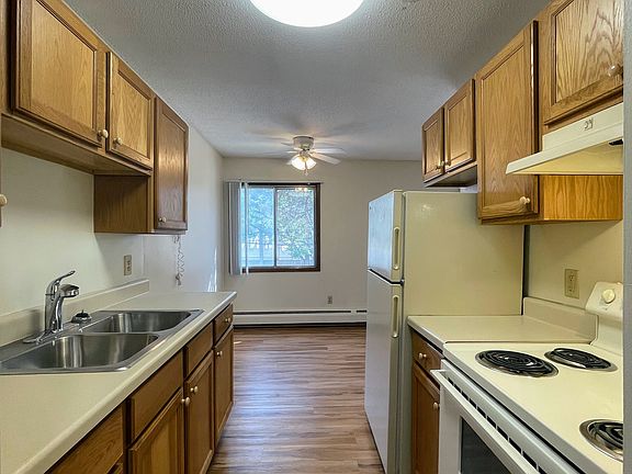 4th image of 1503 8th St SE APT 201