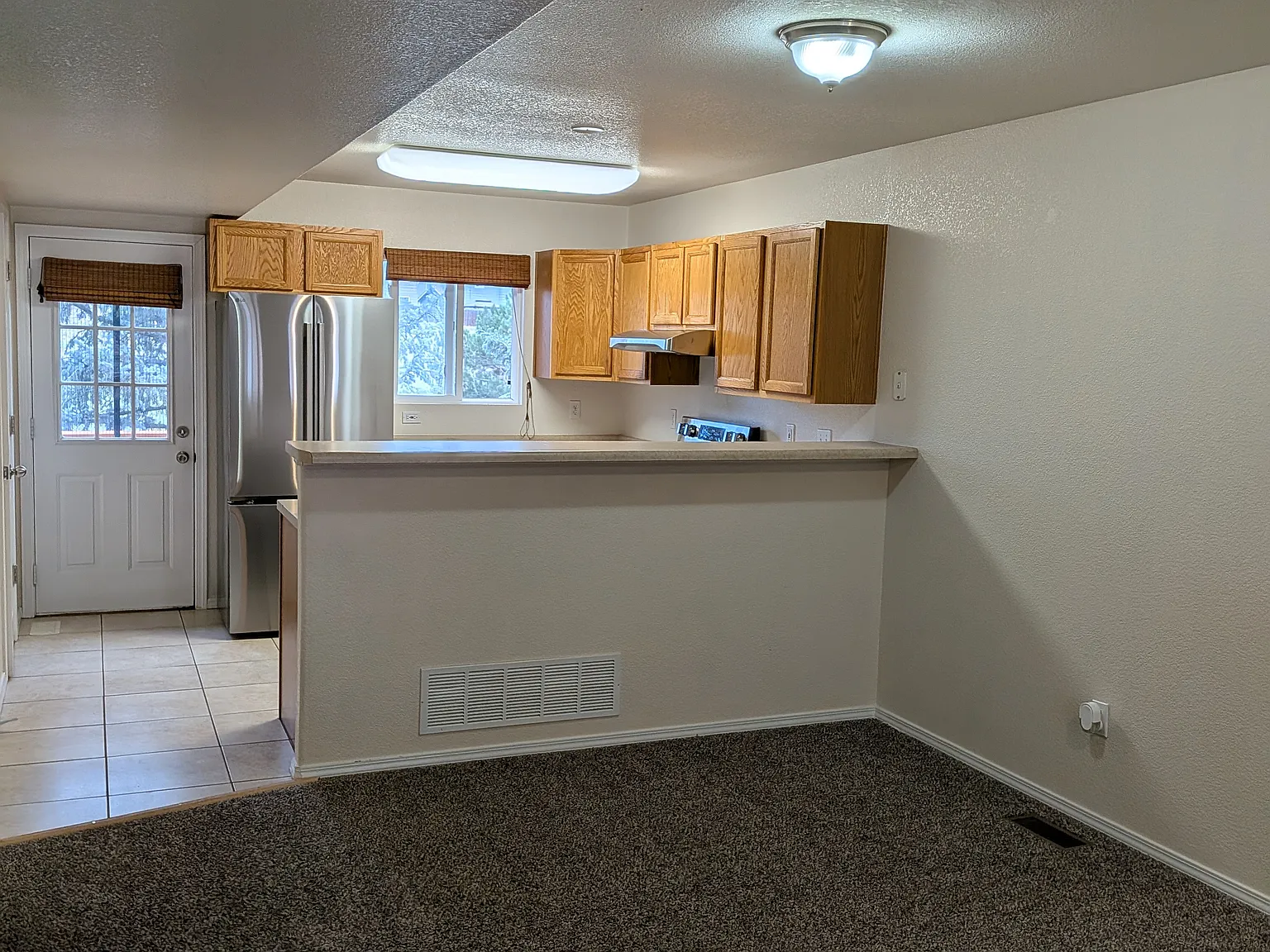 3 bed, 2.5 bath, 1500 sqft, $2,000 — Photo 3