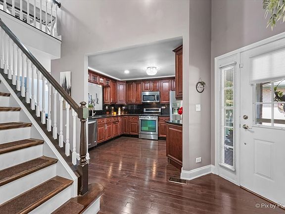2nd image of 305 Lynwood Cir
