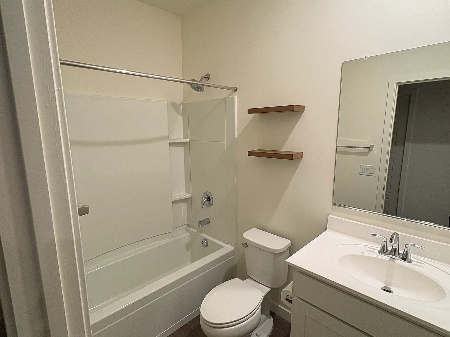 2264 W Laurie Ln — Photo 4