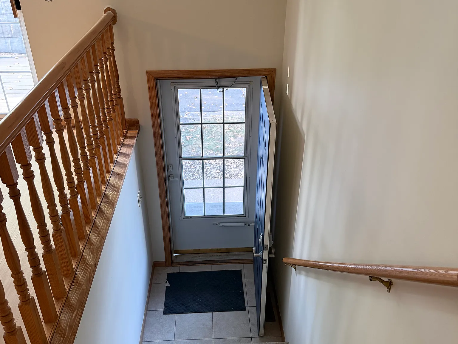 2 bed, 1.5 bath, 1234 sqft, $1,734 — Photo 3