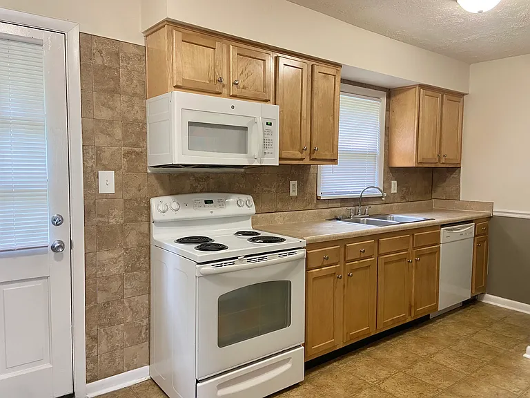 The Woods Apartments — Photo 56