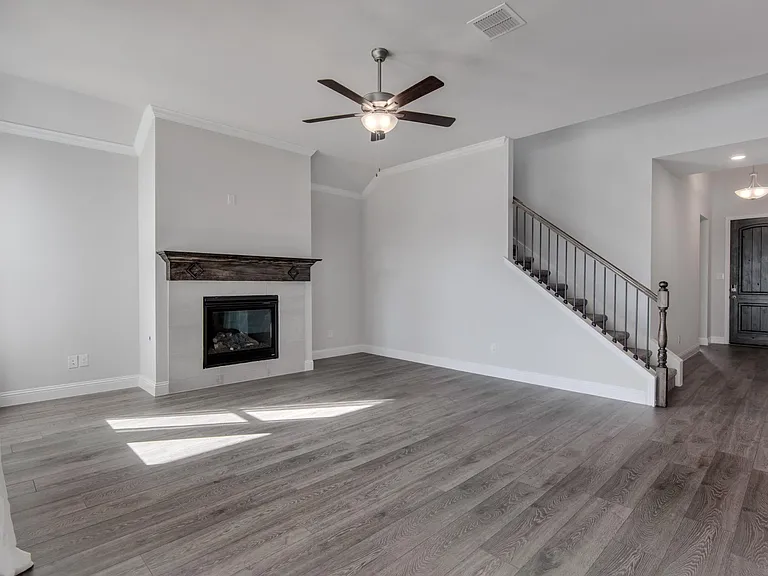 1021 Catskill Ct — Photo 3