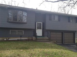5 Fern Ln, Poughkeepsie, NY 12601