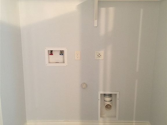 4th image of 2165 Angelina St