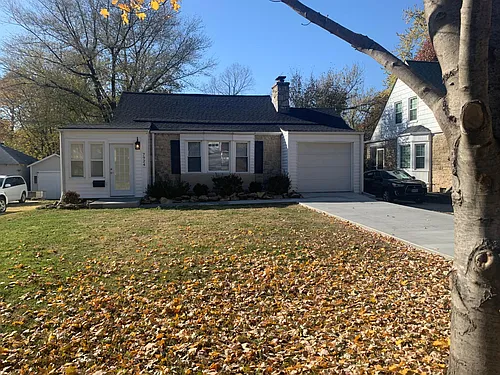 7924 Ward Parkway Plz Photo 1