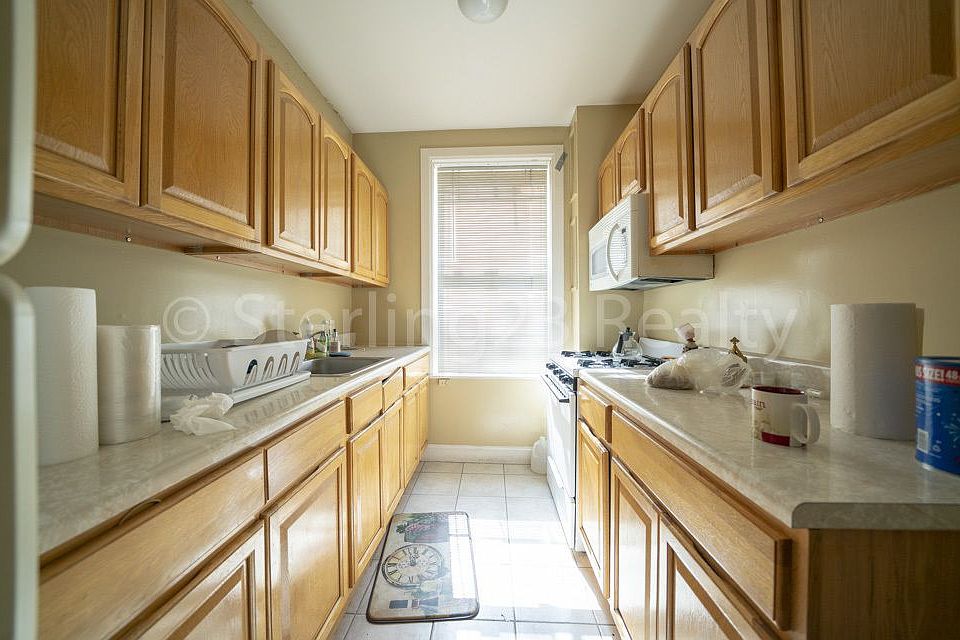 1st image of 2409 27th St APT 3A