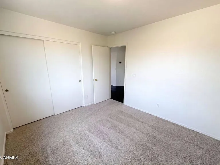 13976 W Port Royale Ln — Photo 13