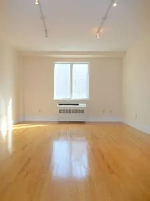 Rented by Urban Realty NYC | media 19