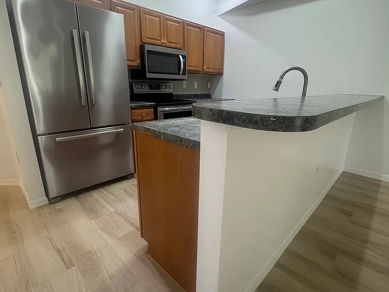 123 SE 24th Ave #125 — Photo 2