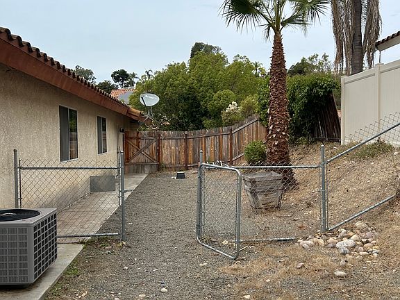 Private fenced side yard