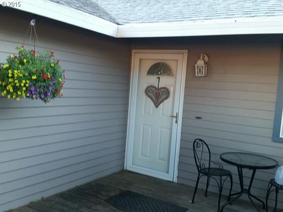 2nd image of 1231 NE 10th Ave