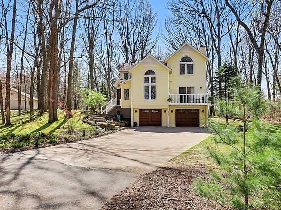 2nd image of 3330 Clearview Ln