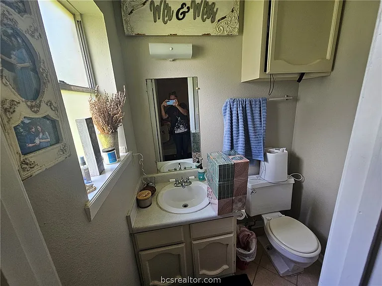 1529 Hillside Dr — Photo 8