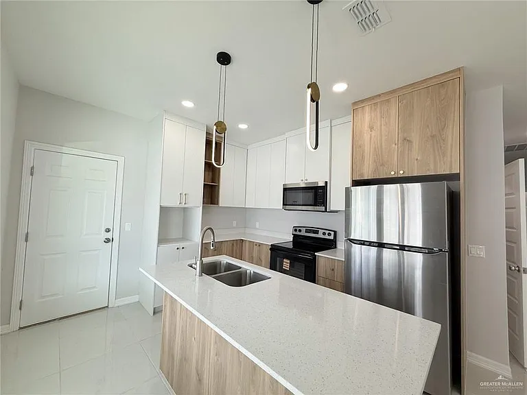 4225 Heron Ave #14 — Photo 4