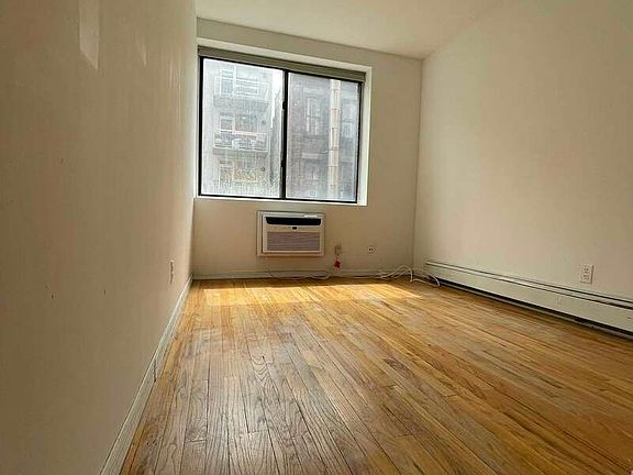 3rd image of 530 W 47th St #4A