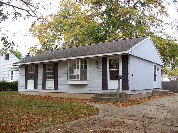 1st image of 2203 Lakeway Ave
