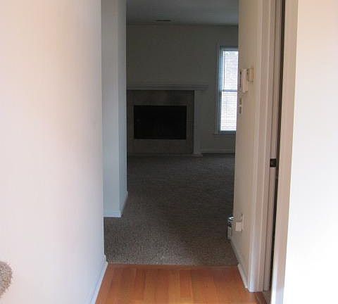 3rd image of 309 Bainbridge Dr APT G