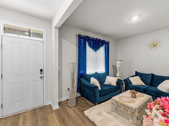 2nd image of 5636 Hickory Woods Dr