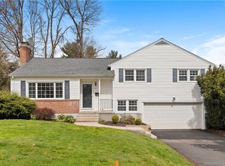 10 Old Meadow Rd, West Hartford, CT 06117